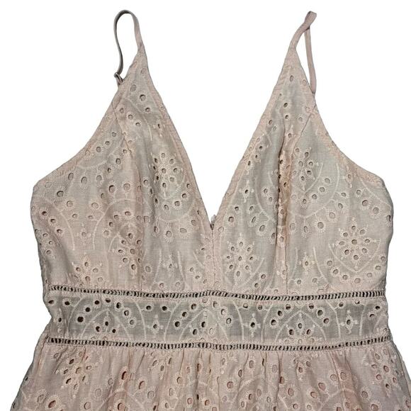 Simplee Eyelet Dress size Medium Blush Peach V Neck Spaghetti Strap Maxi Dress - Picture 6 of 11